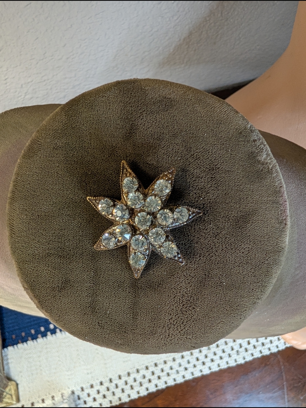 Antique Early 1900 7 Pointed Star Glass Paste Gilt Brooch With C Clasp
